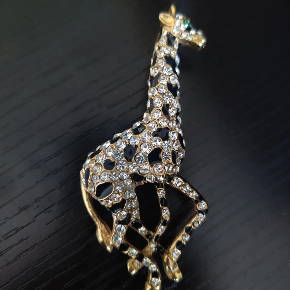 Vintage elegant giraffe brooch🦒 - Picture 3 of 9